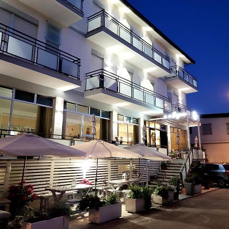 Hotel Eugenio Rimini Esterno foto