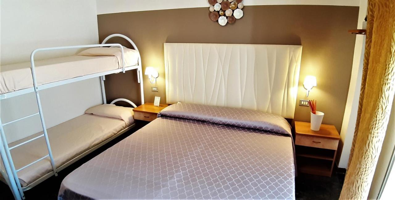 Hotel Eugenio Rimini Esterno foto