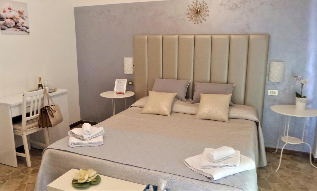 Hotel Eugenio Rimini Esterno foto