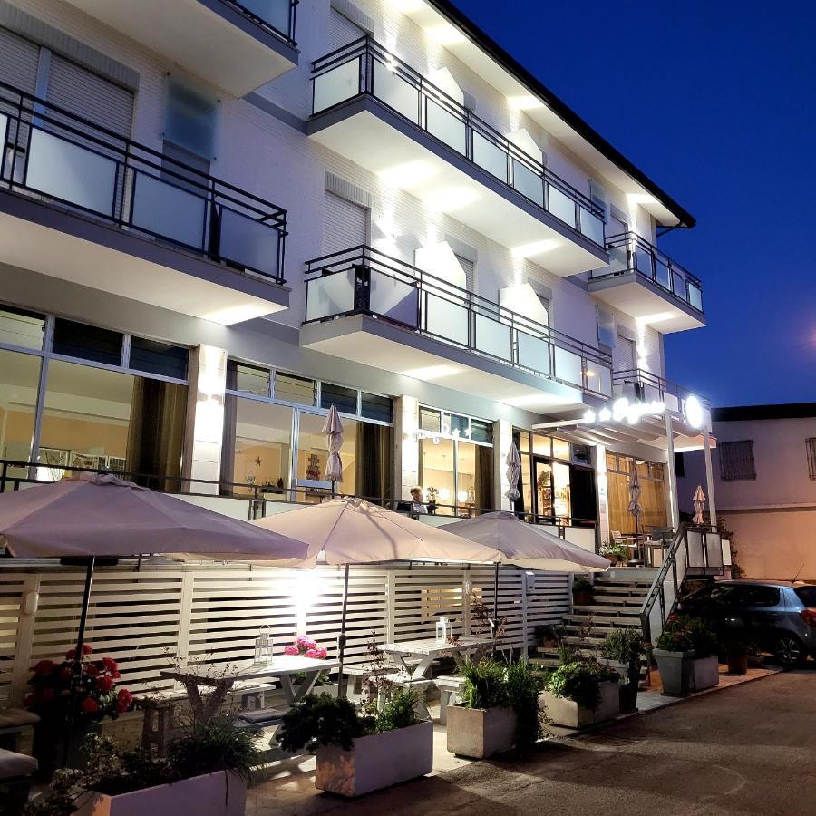 Hotel Eugenio Rimini Esterno foto