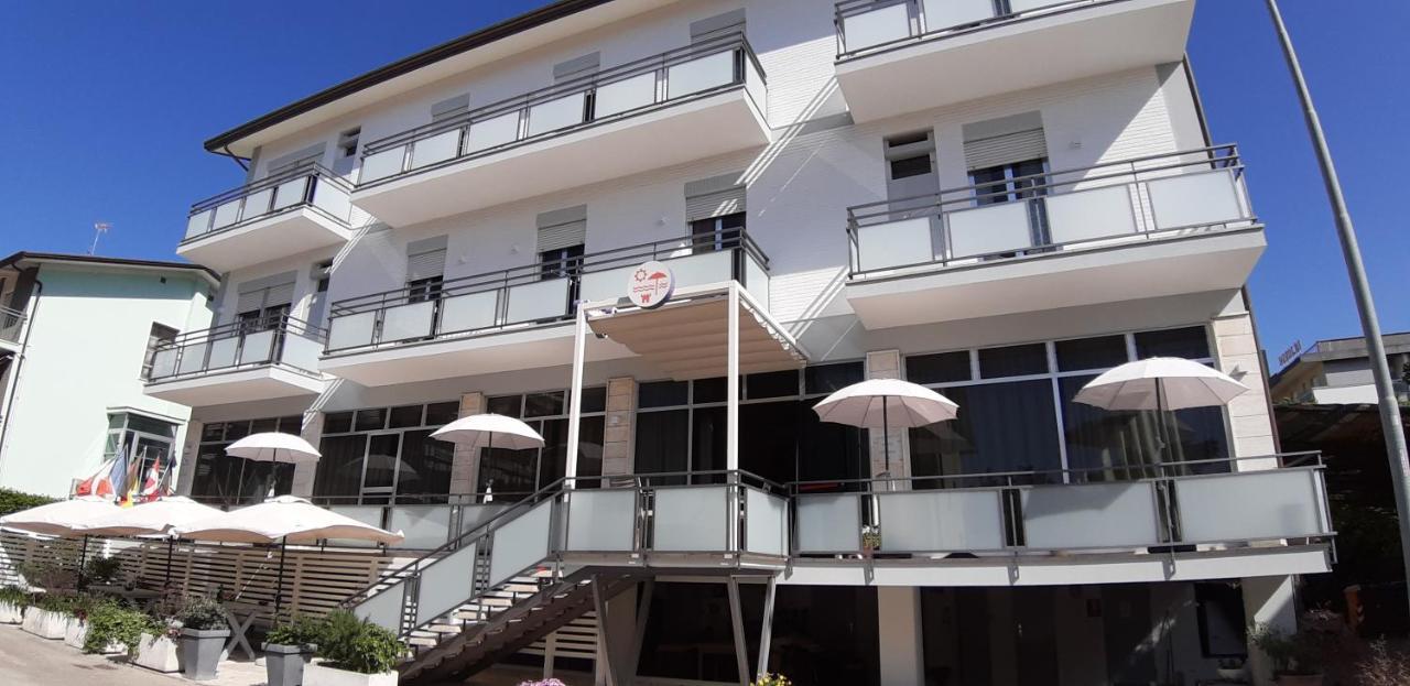 Hotel Eugenio Rimini Esterno foto