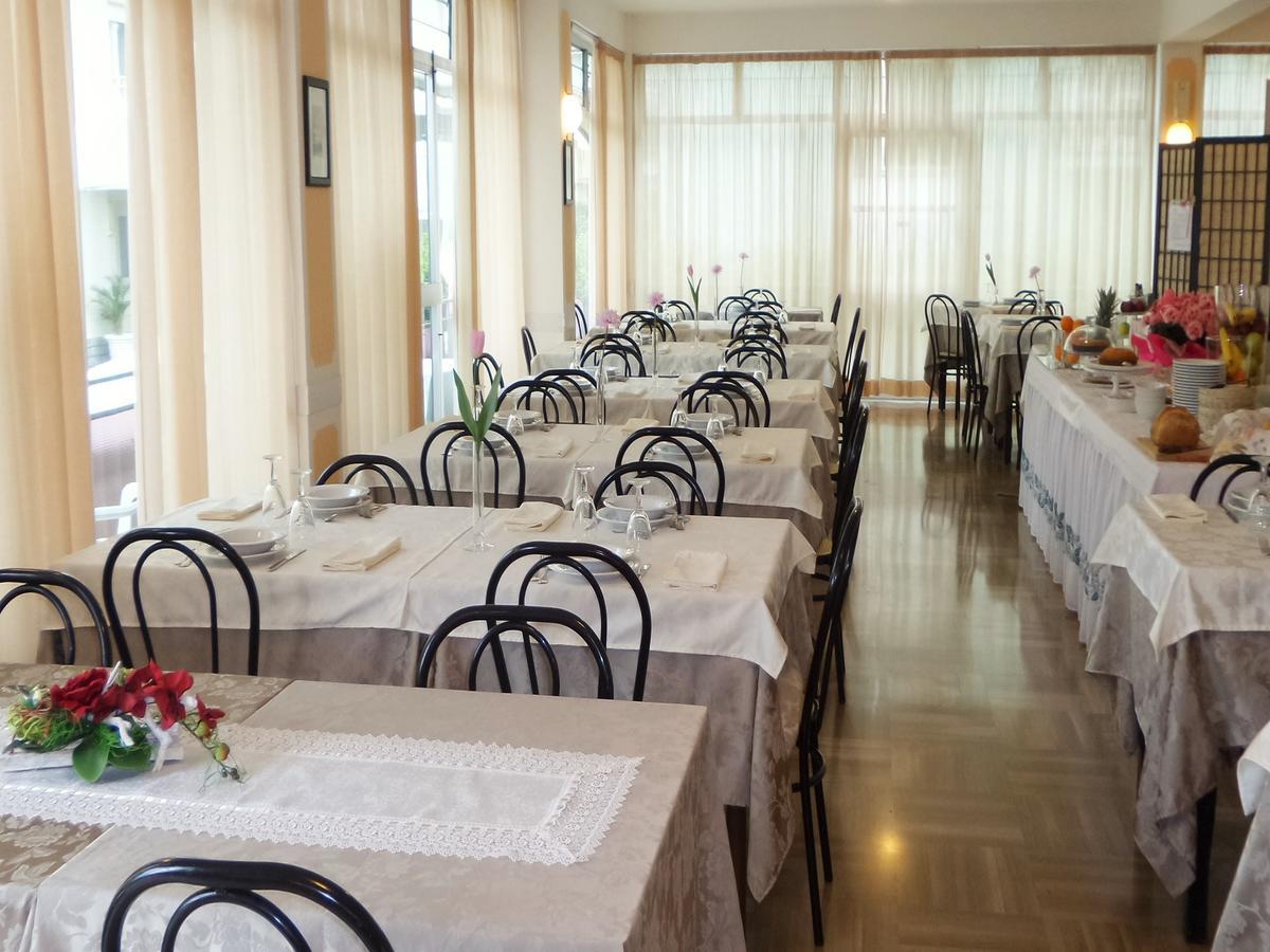 Hotel Eugenio Rimini Esterno foto