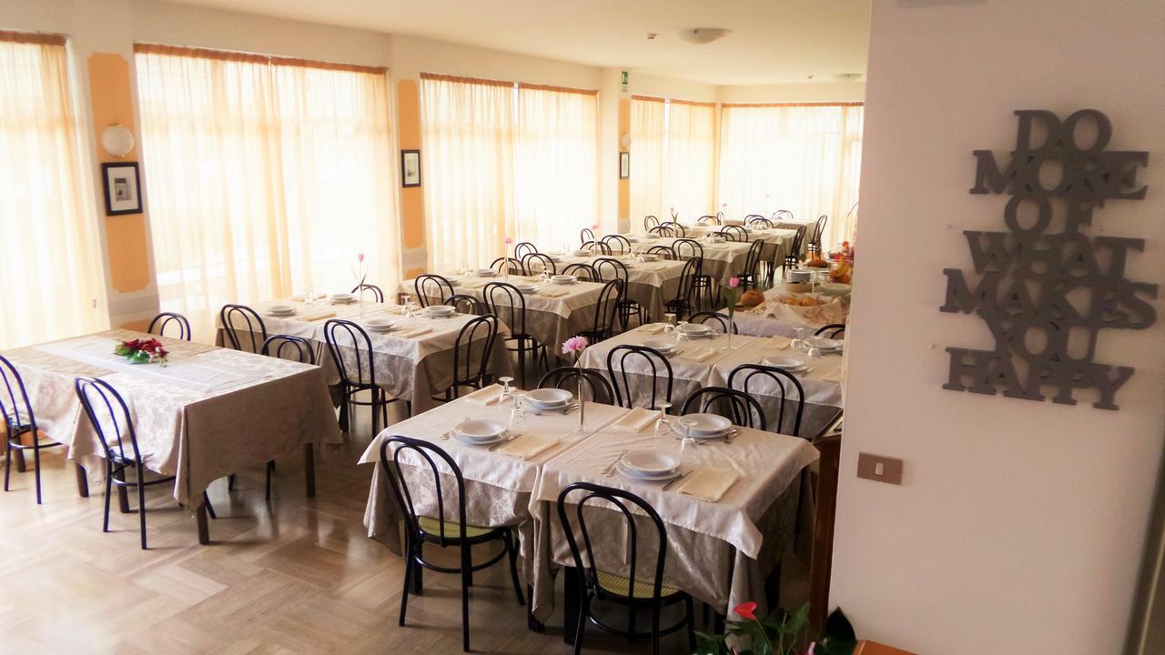 Hotel Eugenio Rimini Esterno foto