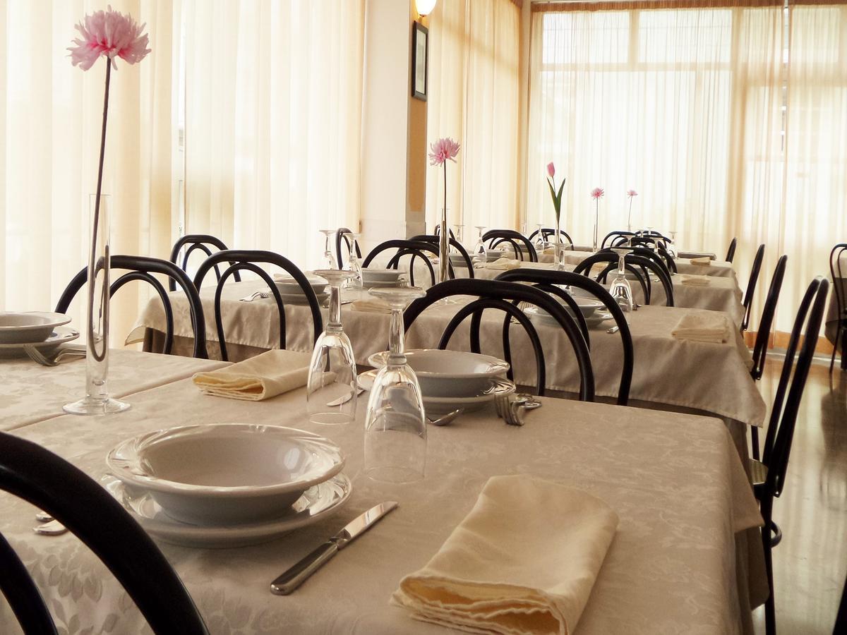 Hotel Eugenio Rimini Esterno foto