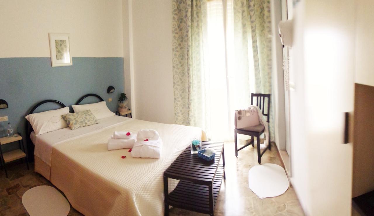 Hotel Eugenio Rimini Esterno foto