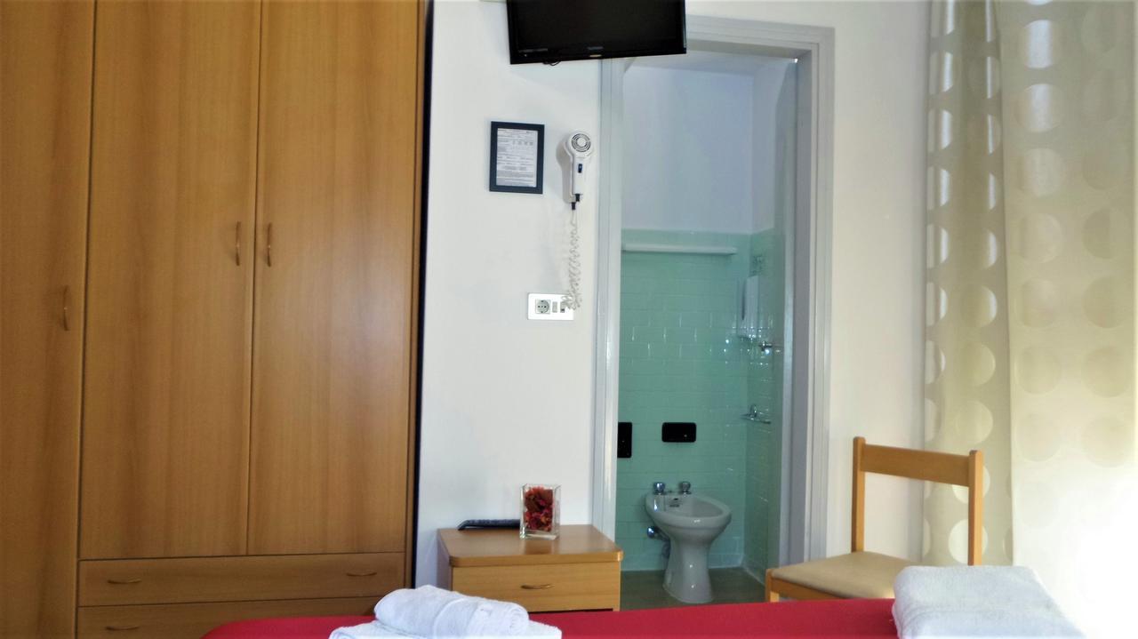 Hotel Eugenio Rimini Esterno foto