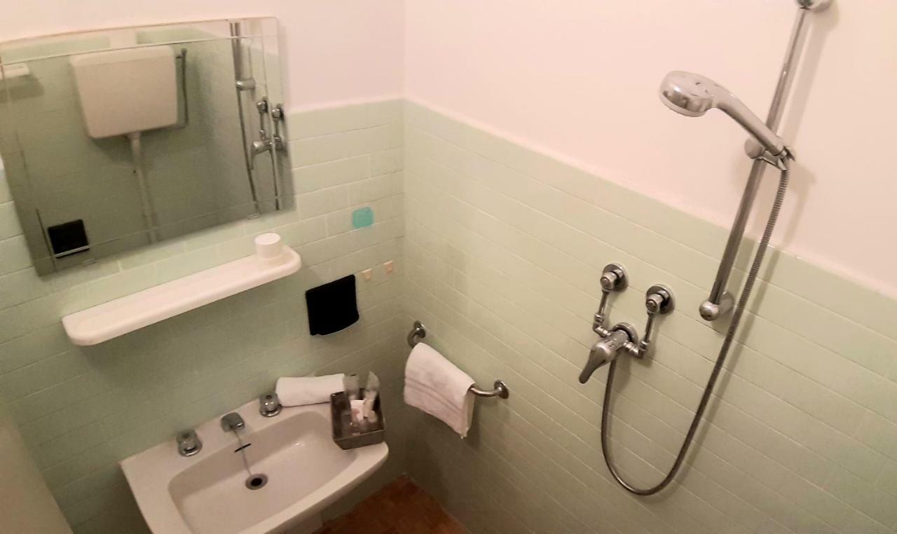 Hotel Eugenio Rimini Esterno foto